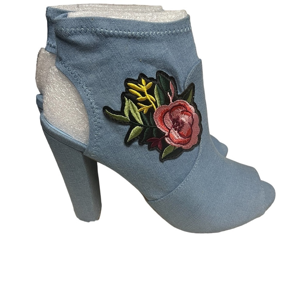 NWT Red Delicious Denim open Toe Booties with Embroidered Rose 7.5 - Picture 8 of 8